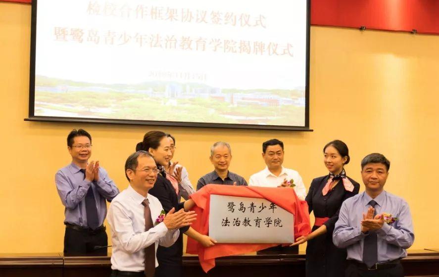 龙到天宫告猴王兔儿飞奔报喜来狗在门前守其是什么生肖,警惕虚假宣传落实,实时解答解释落实